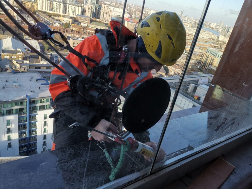 Heightworx Rope Access that doesn t hang around